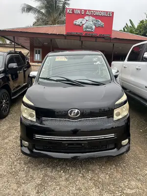Toyota Voxy X L Edition 2WD 8-Seater 2013 Black