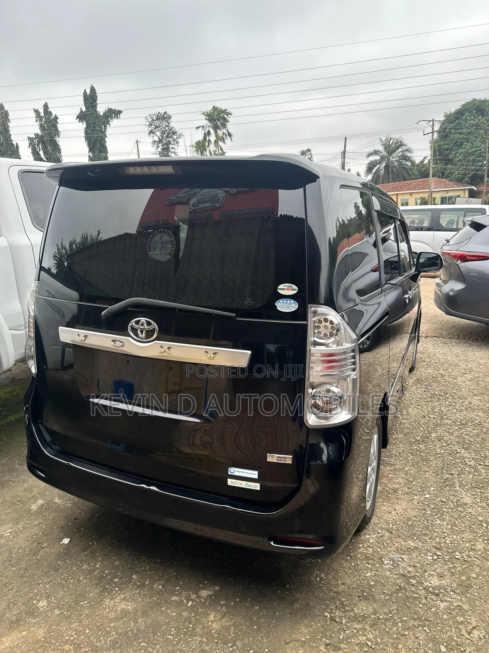 Toyota Voxy X L Edition 2WD 8-Seater 2013 Black