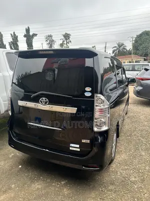 Toyota Voxy X L Edition 2WD 8-Seater 2013 Black