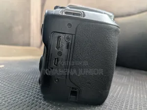 Canon M50, Lens, With Batteries and Charger