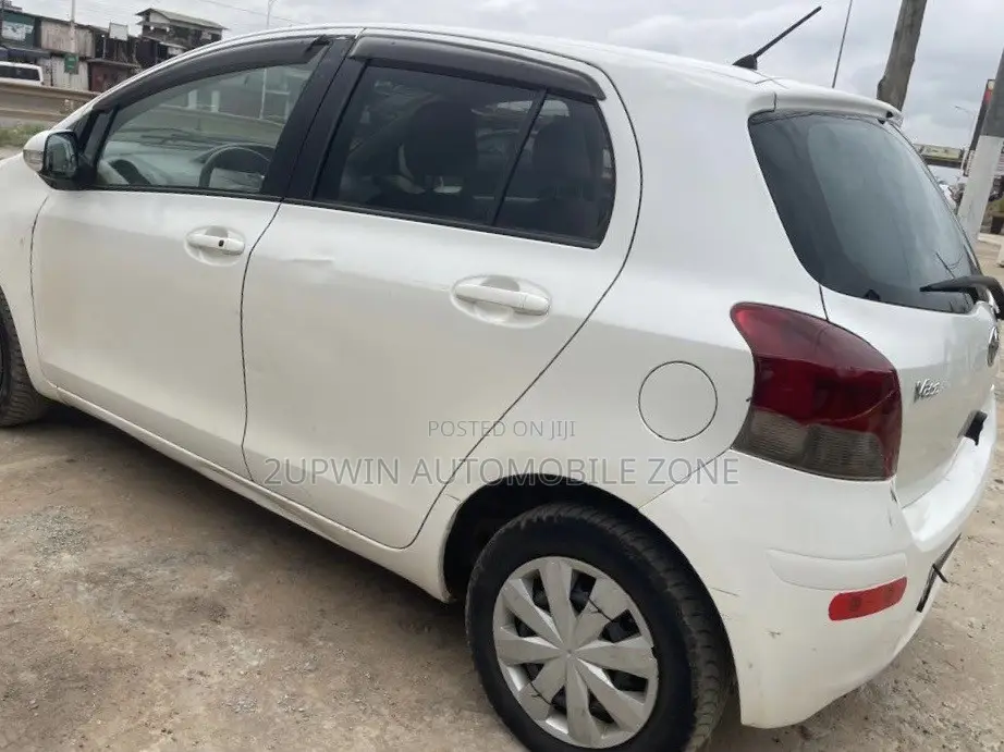 Toyota Vitz 2010