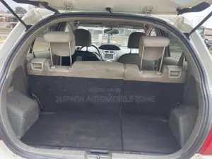 Toyota Vitz 2010