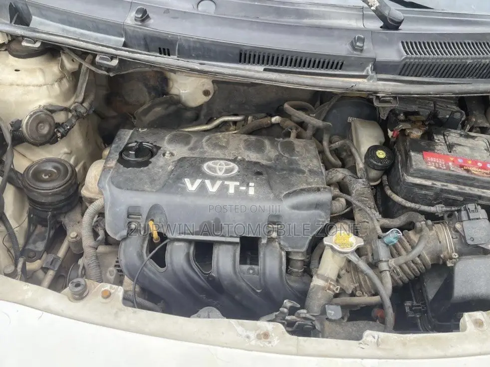 Toyota Vitz 2010