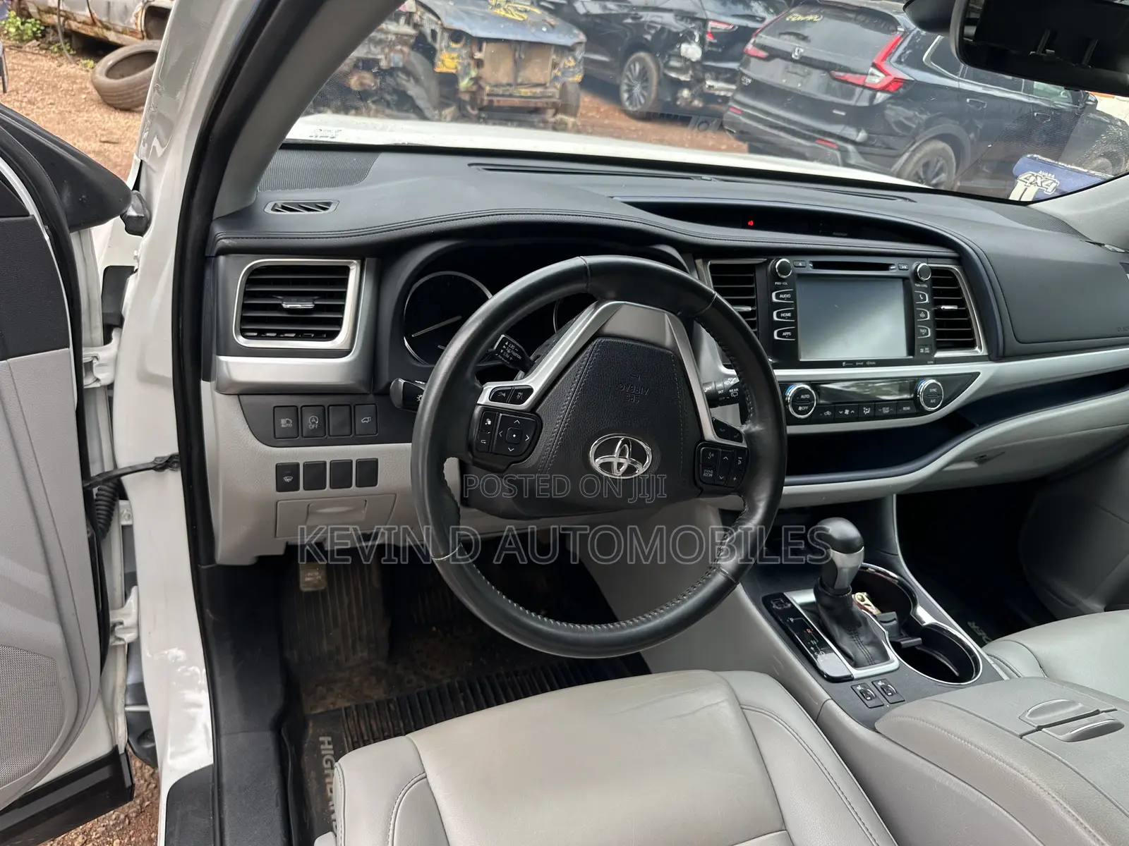 Toyota Highlander XLE 2019 White
