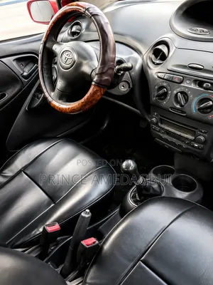 Toyota Yaris 2004 Red