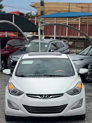 Hyundai Elantra Limited Sedan FWD (1.8L 4cyl 6A) 2016 White