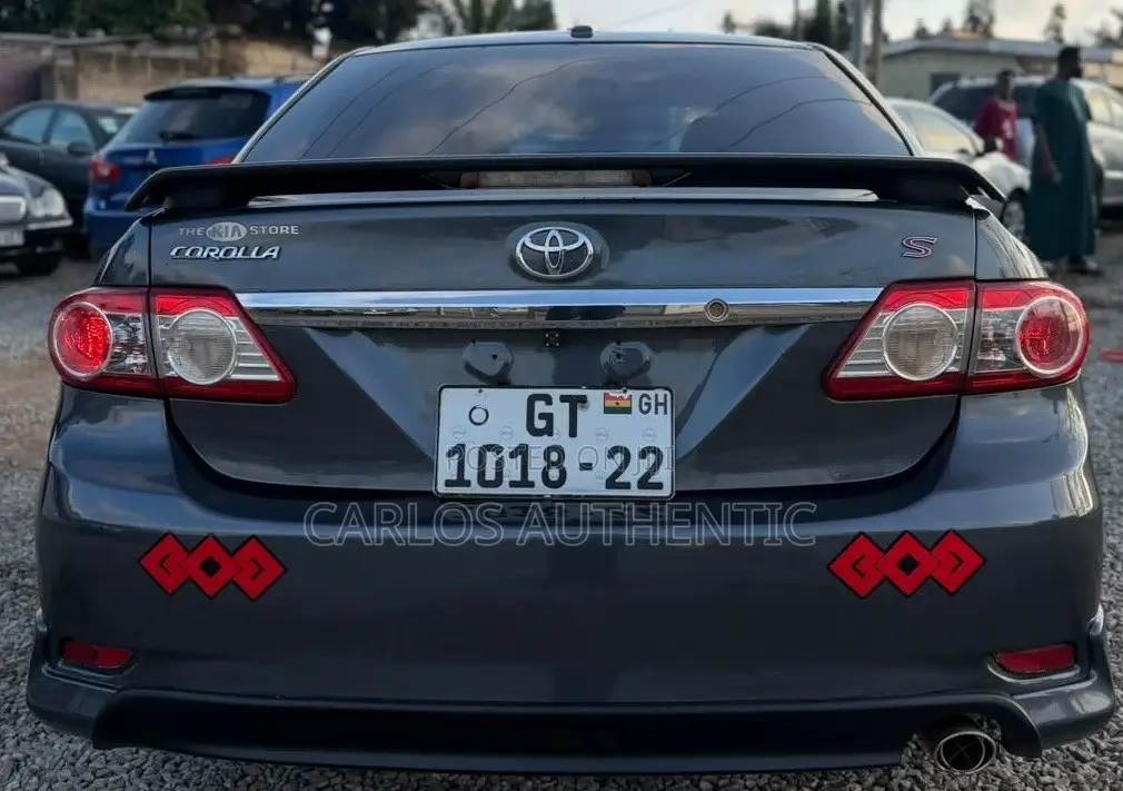 Toyota Corolla S 4dr Sedan (1.8L 4cyl 4A) 2013