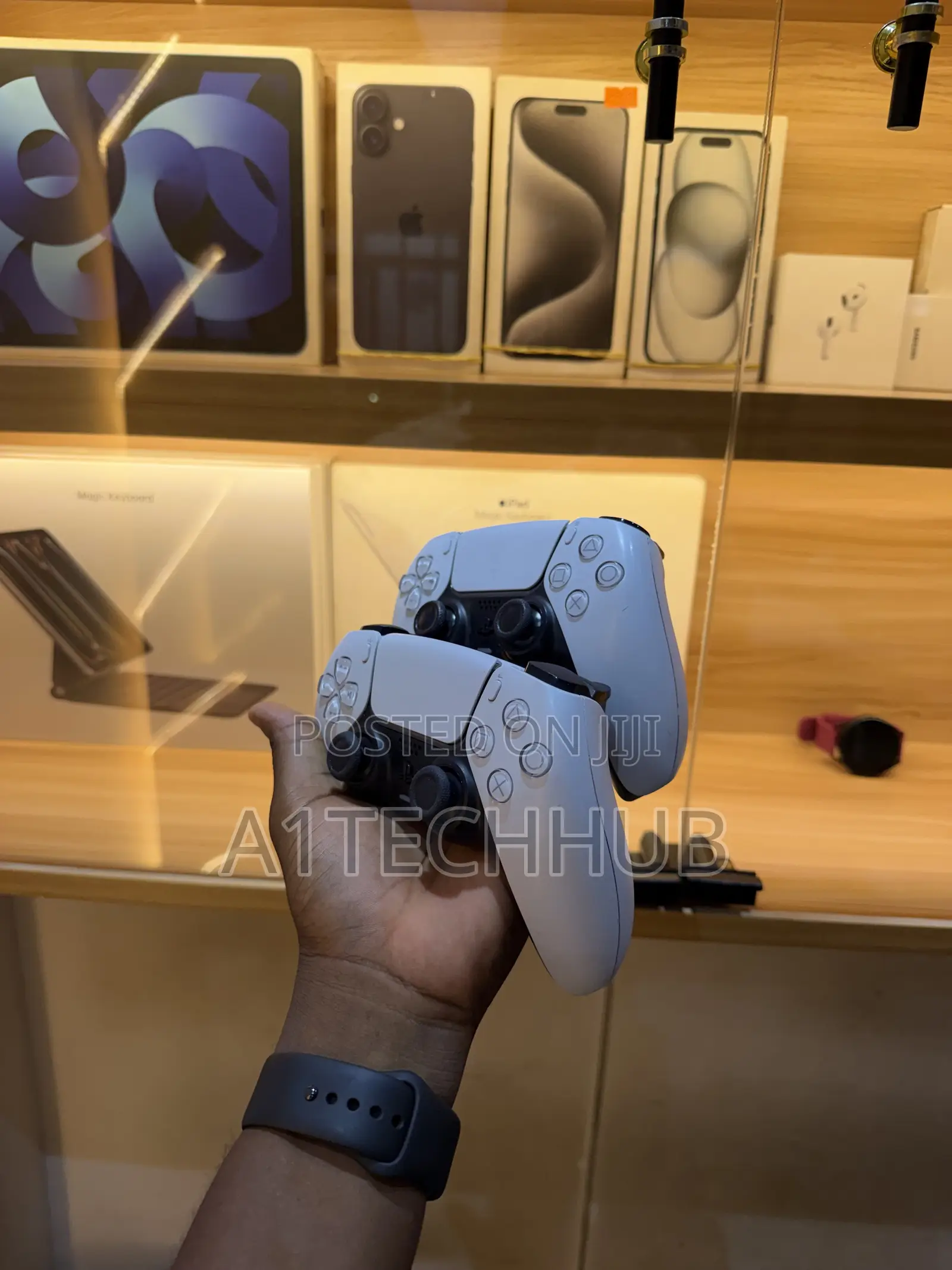 Pre Owned PS5 Controllers. Good Condition