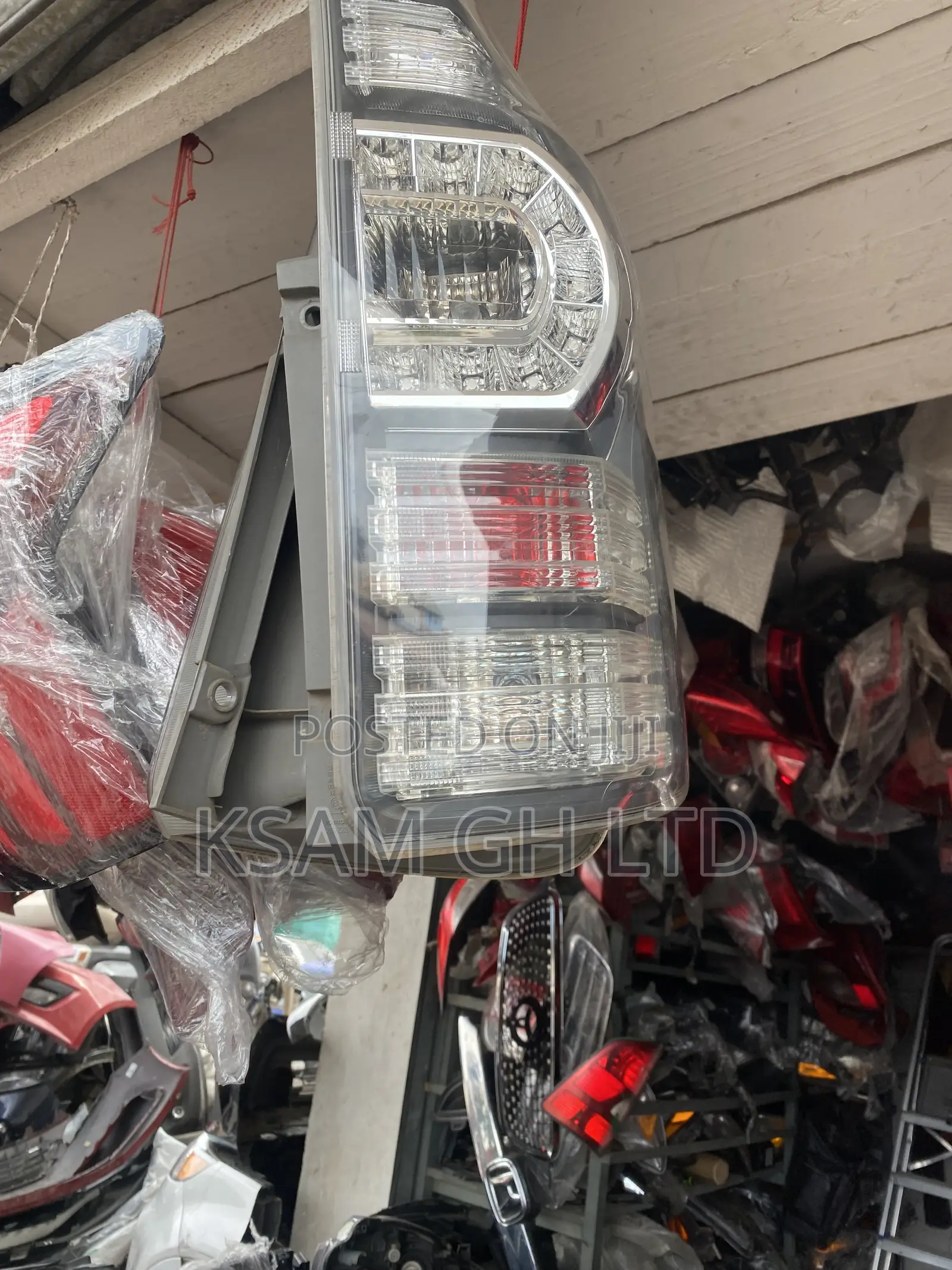 Voxy 2013 Taillights