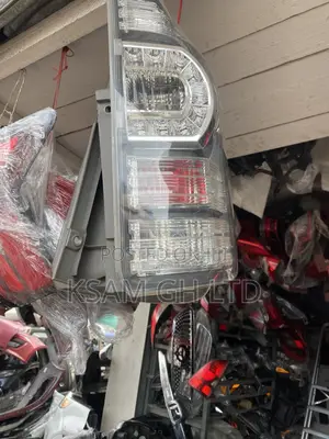 Voxy 2013 Taillights
