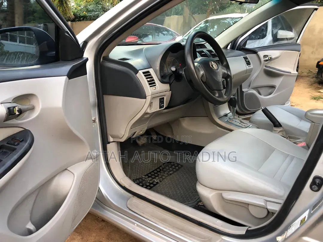 Toyota Corolla 2013 Silver