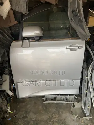 Toyota Voxy 2010 and 2013 Doors Set