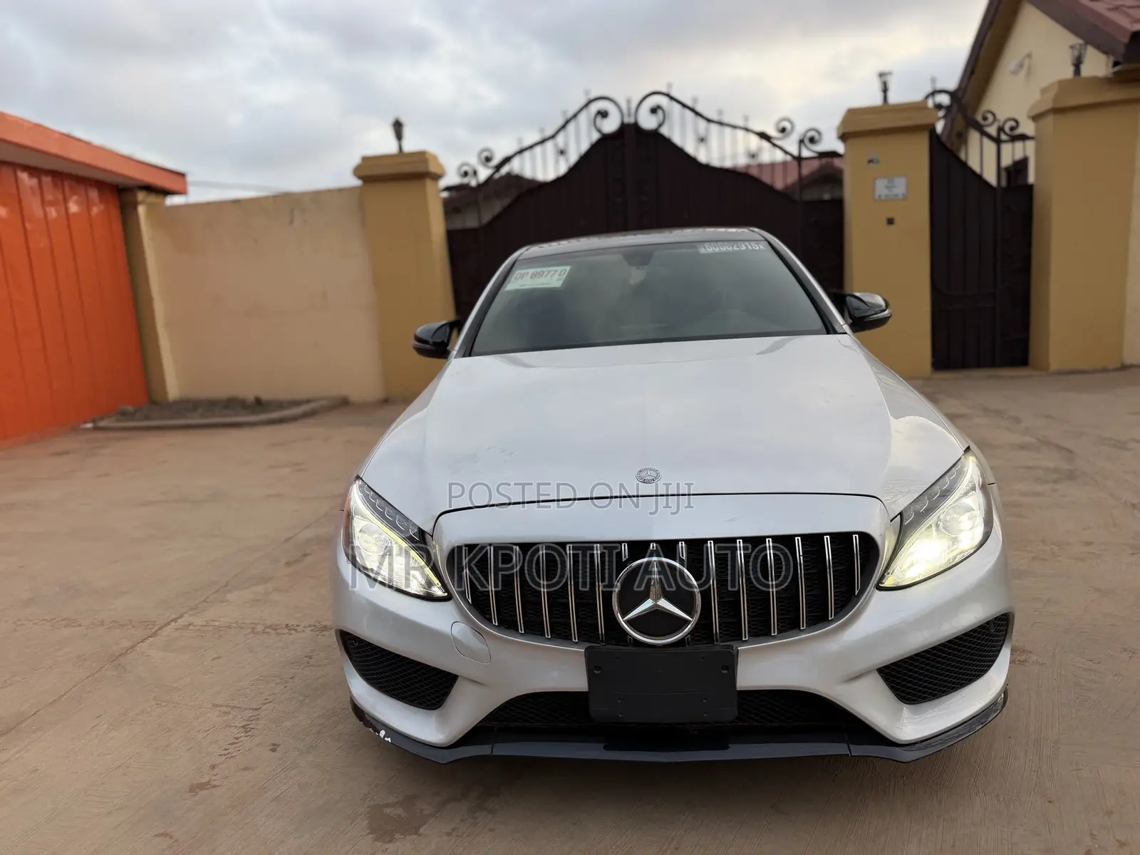Mercedes-Benz C300 2017 Silver