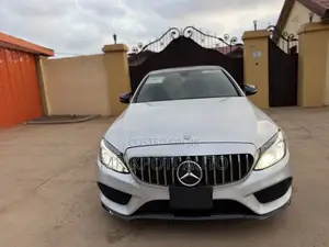 Mercedes-Benz C300 2017 Silver