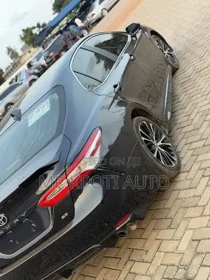 Toyota Camry 2020 Green