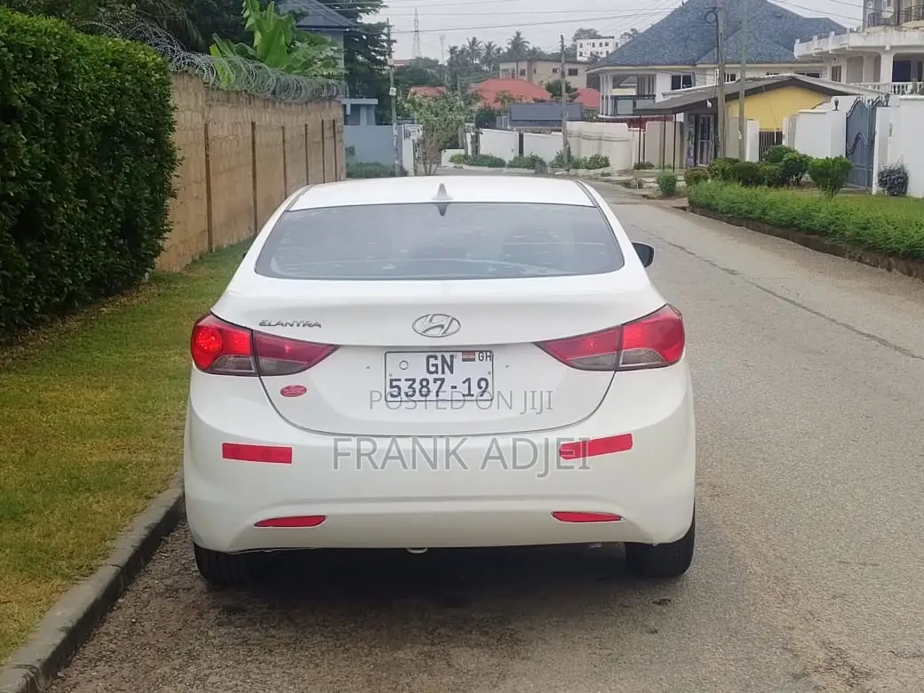 Hyundai Elantra 2013 White