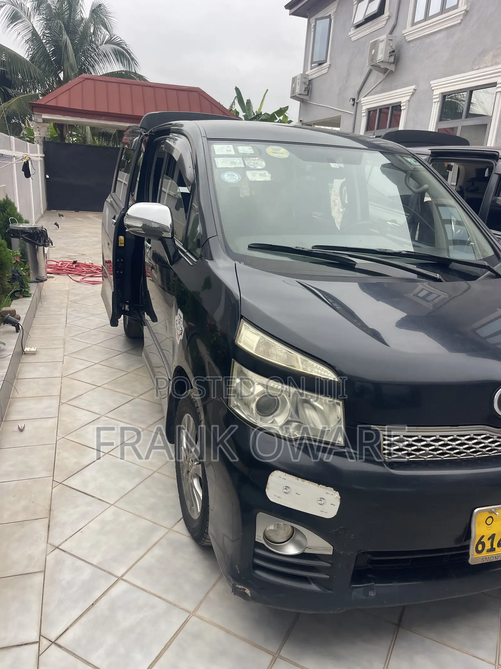 Toyota Voxy X 2WD 8-Seater 2013 Black