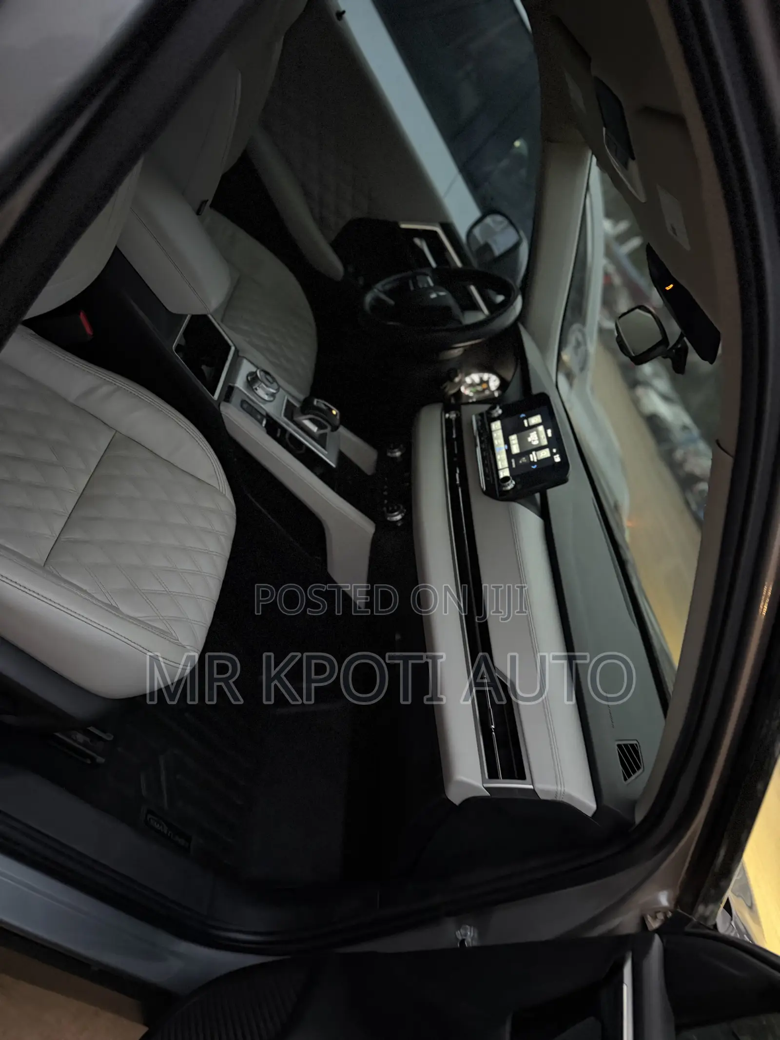 Mitsubishi Outlander 2022 Gray