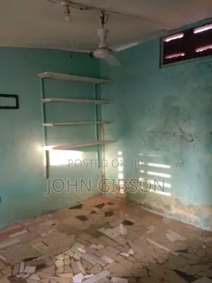 1bdrm Apartment in Single Room For Rent, Zongo Junction for rent
