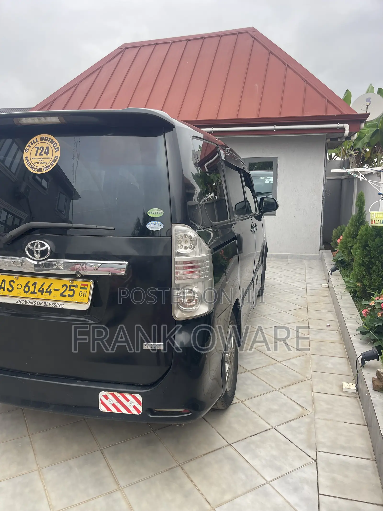 Toyota Voxy X 2WD 8-Seater 2013 Black