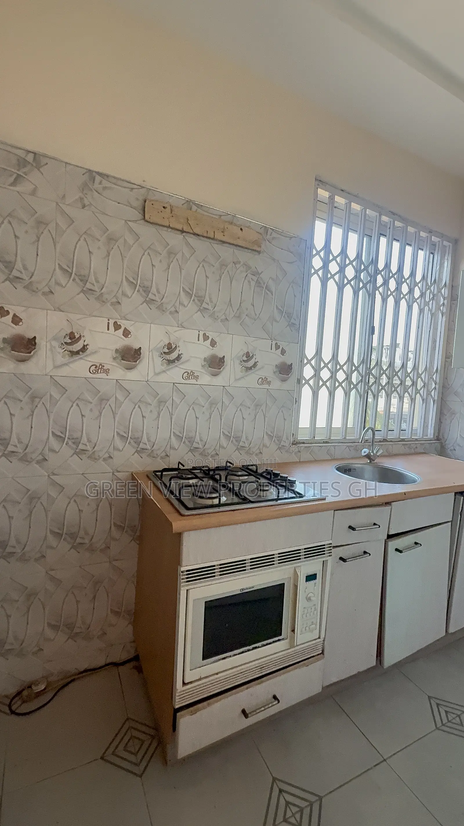 1bdrm Apartment in West Hills Mall Area for rent
