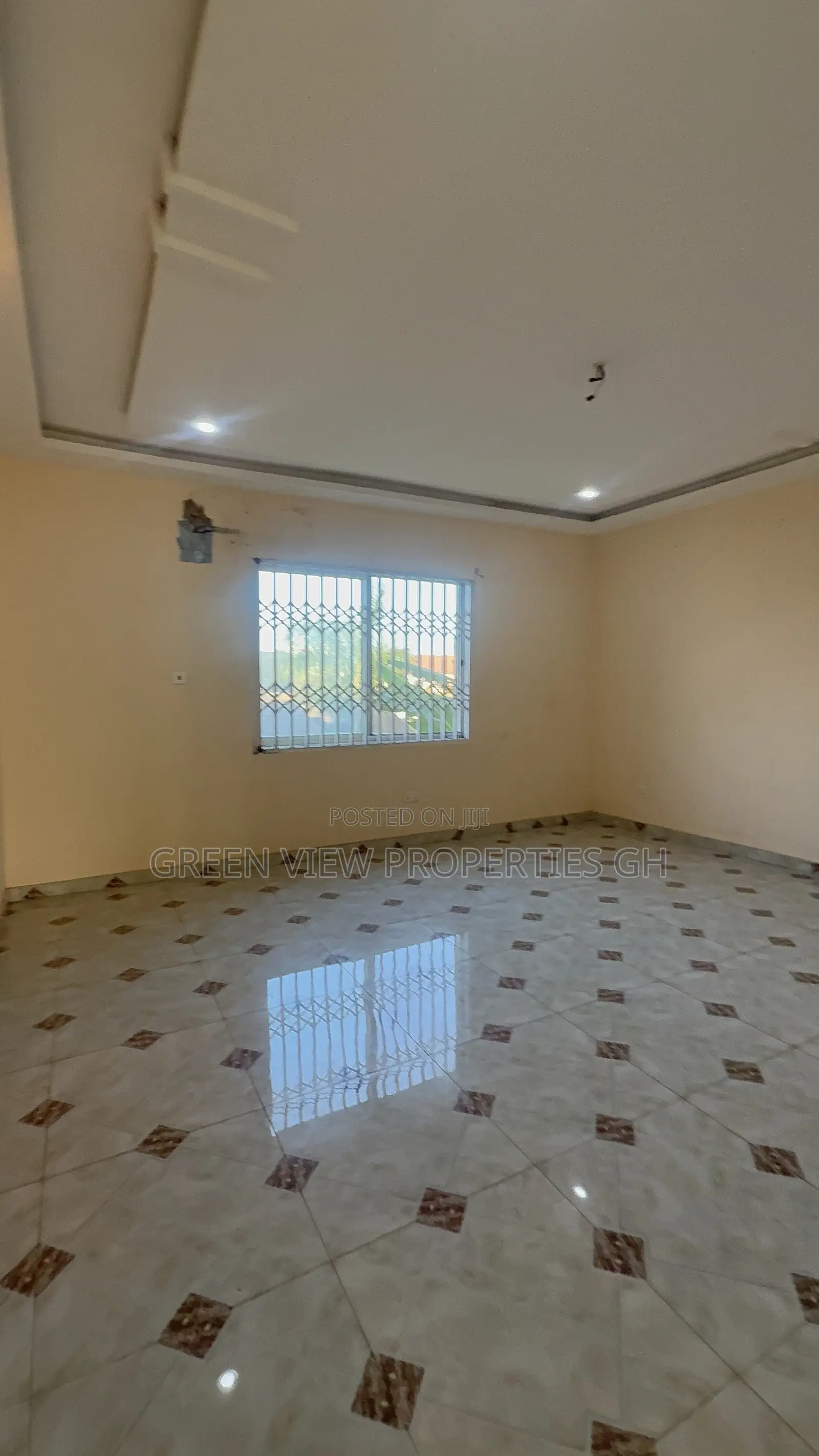 1bdrm Apartment in West Hills Mall Area for rent