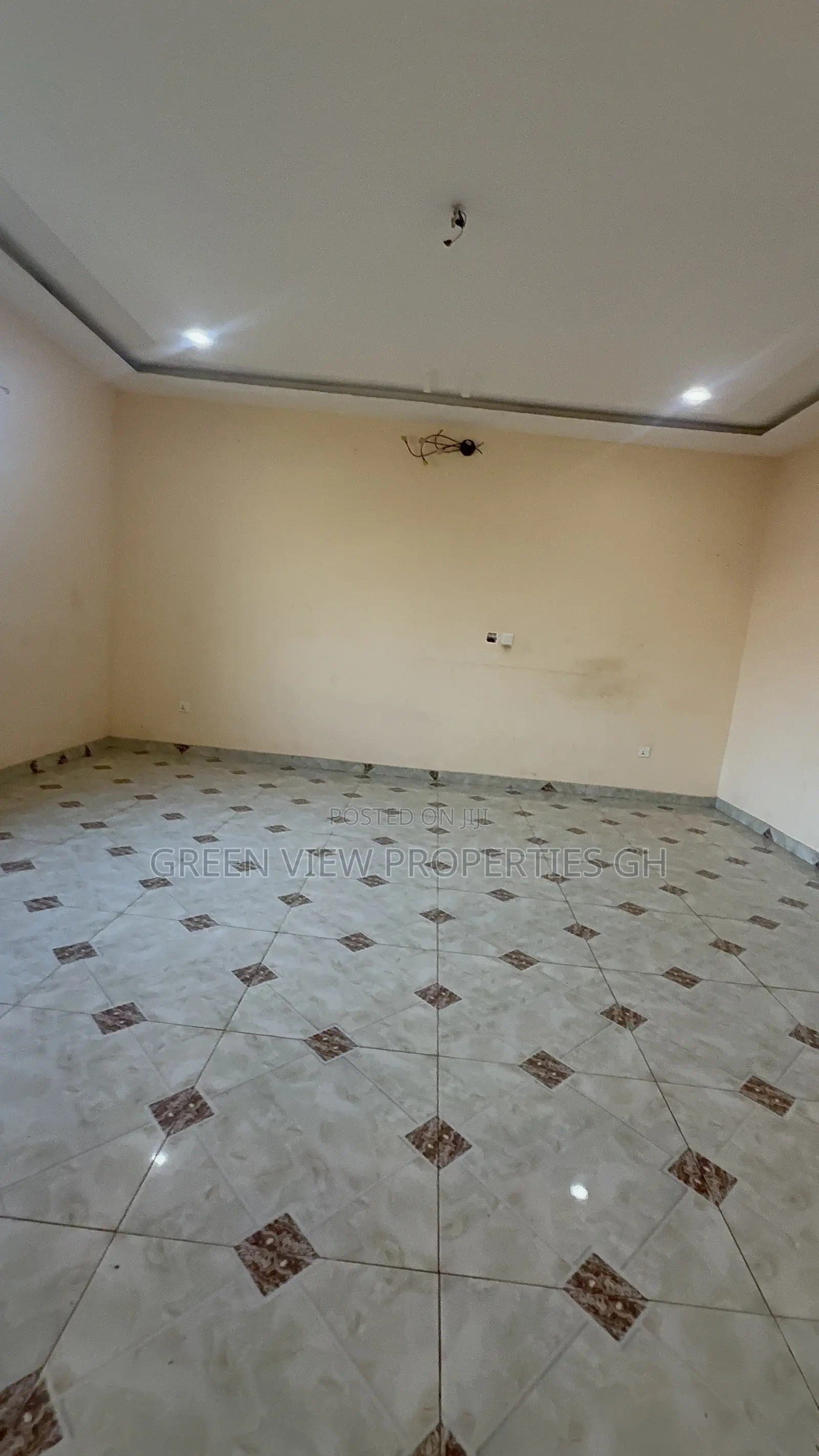 1bdrm Apartment in West Hills Mall Area for rent