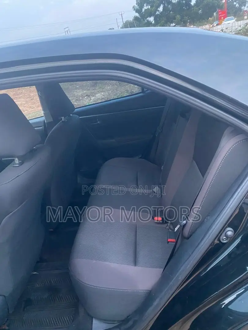 Toyota Corolla LE Eco (1.8L 4cyl 2A) 2019 Black