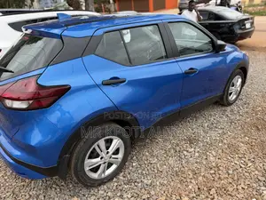 Nissan Kicks 2021 Blue