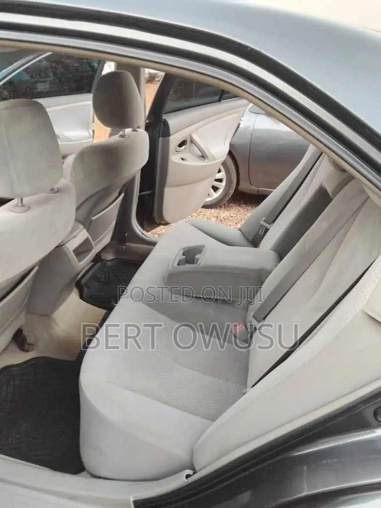 Toyota Camry 2011 Gray