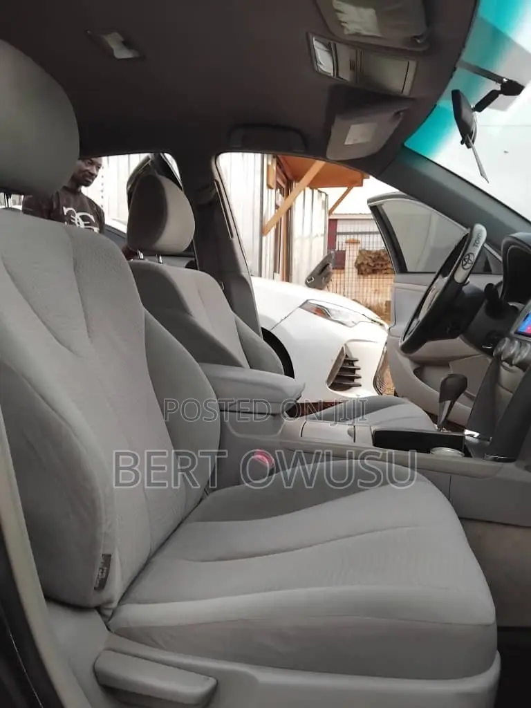 Toyota Camry 2011 Gray