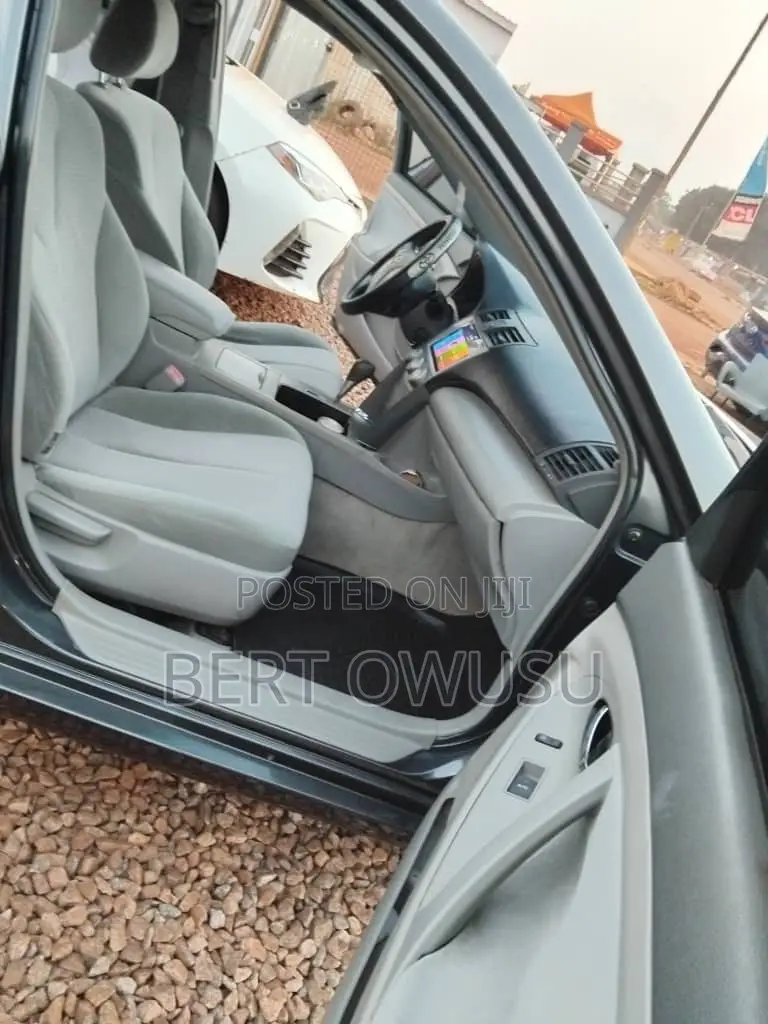Toyota Camry 2011 Gray