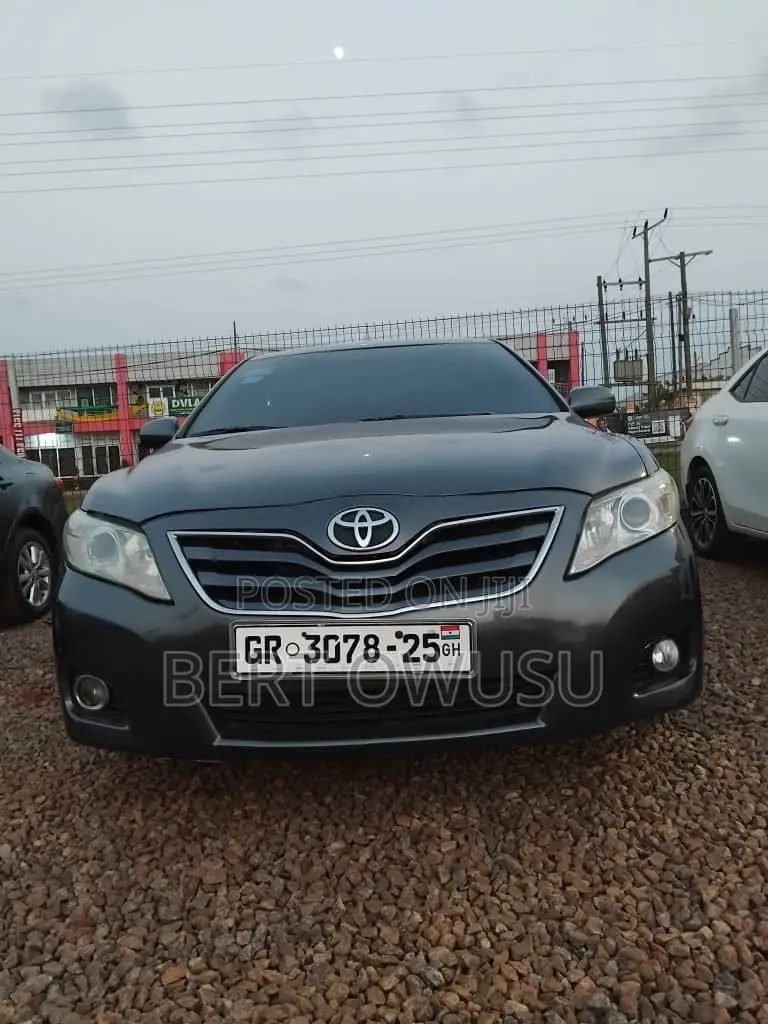 Toyota Camry 2011 Gray
