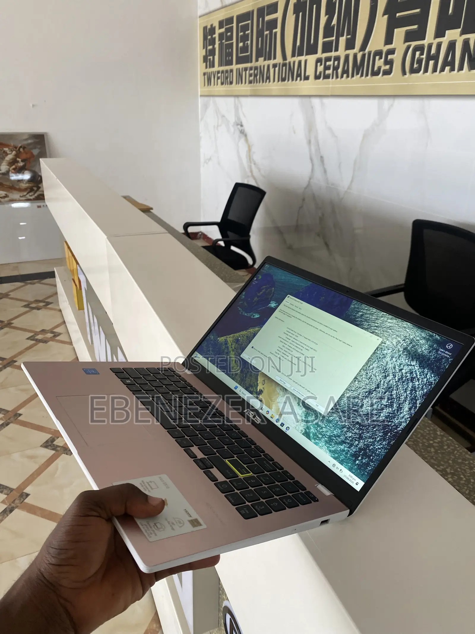 New Laptop Asus VivoBook E403NA 4GB Intel SSD 256GB