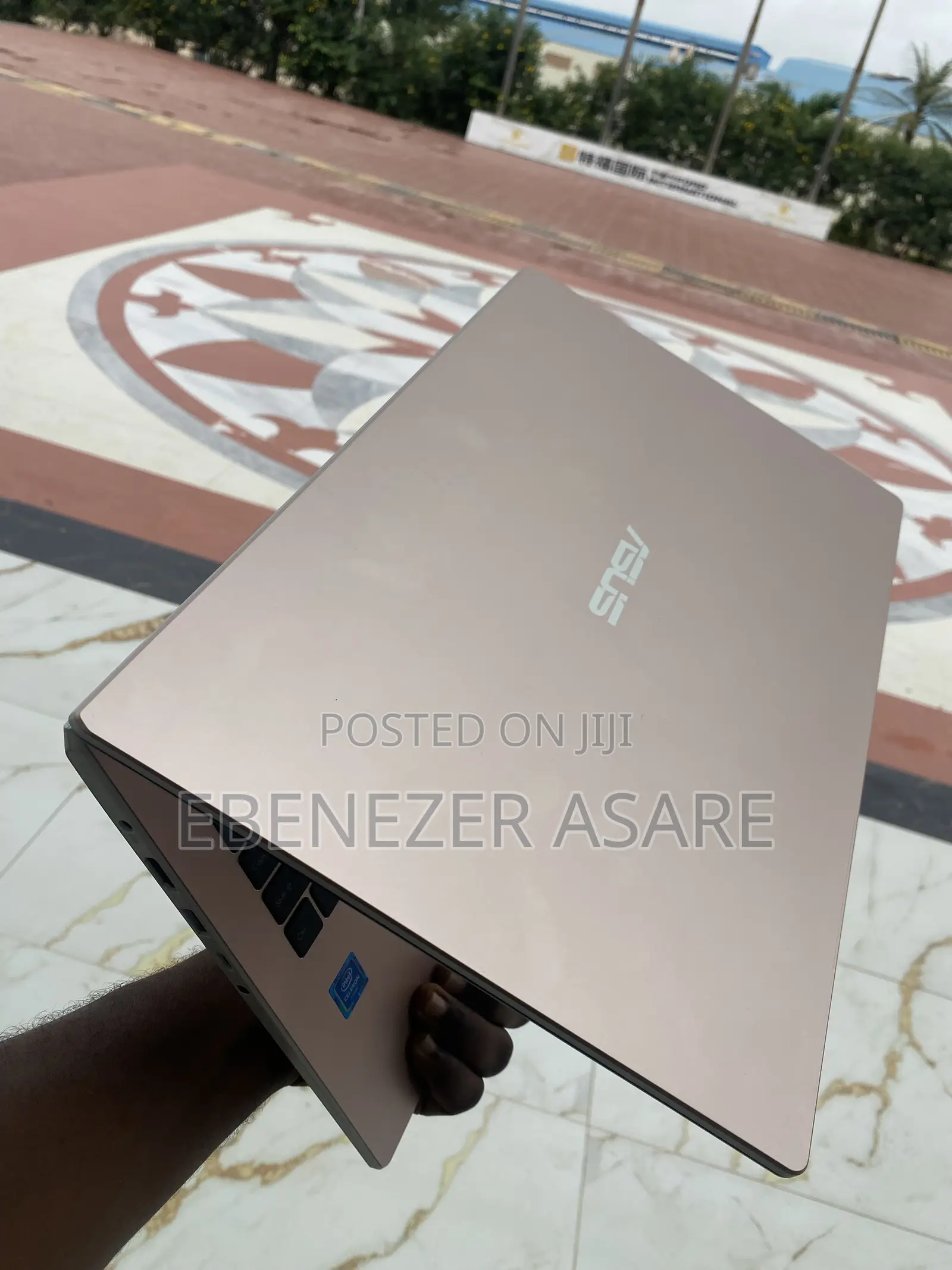 New Laptop Asus VivoBook E403NA 4GB Intel SSD 256GB