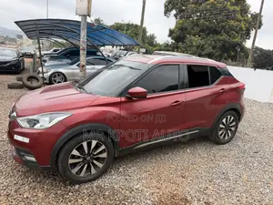 Nissan Kicks 2019 Red
