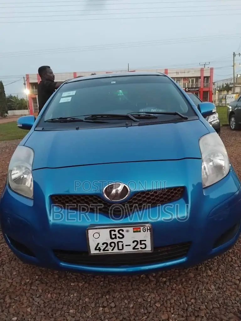 Toyota Vitz 2010 Blue