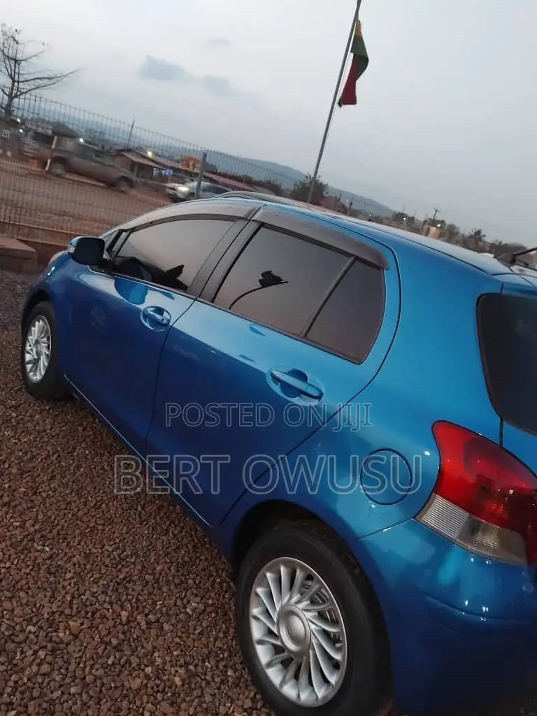 Toyota Vitz 2010 Blue