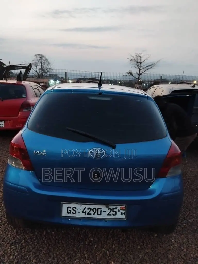 Toyota Vitz 2010 Blue