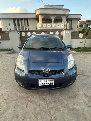Toyota Vitz 2010 Blue