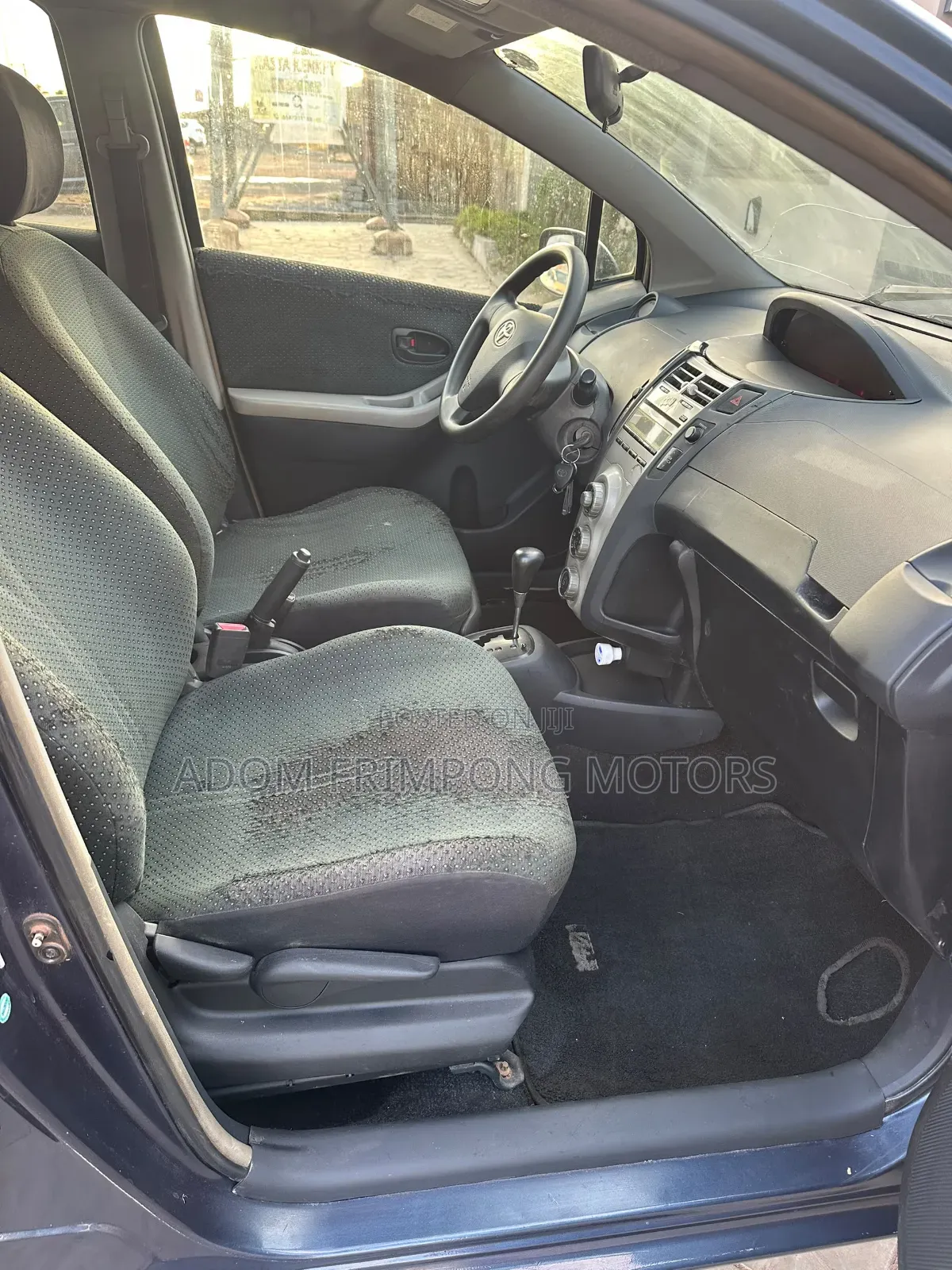 Toyota Vitz 2010 Blue