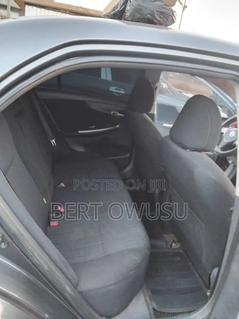 Toyota Corolla 2011 Gray