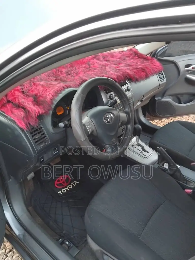 Toyota Corolla 2011 Gray