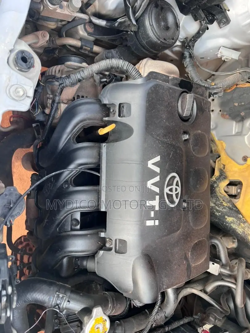 Toyota Vitz 1.5 FWD 3dr 2010 Gray