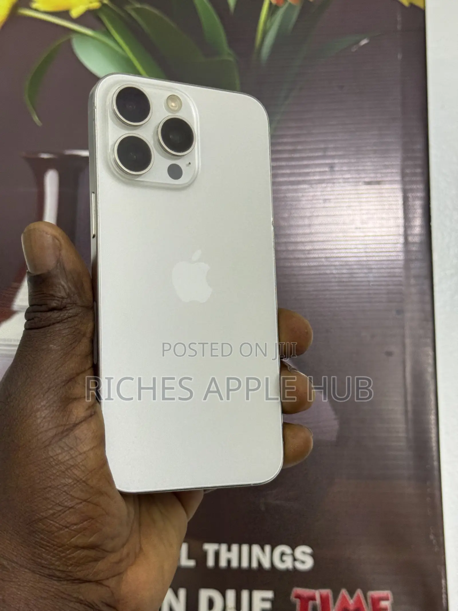 New Apple iPhone 15 Pro Max 256 GB White