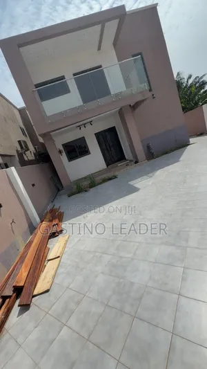 5bdrm House in Ashongman Estate, Police Station for sale