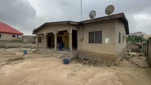 5bdrm House in Buokrom South Africa, Kumasi Metropolitan for sale