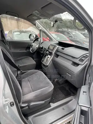 Toyota Voxy 2013 Silver
