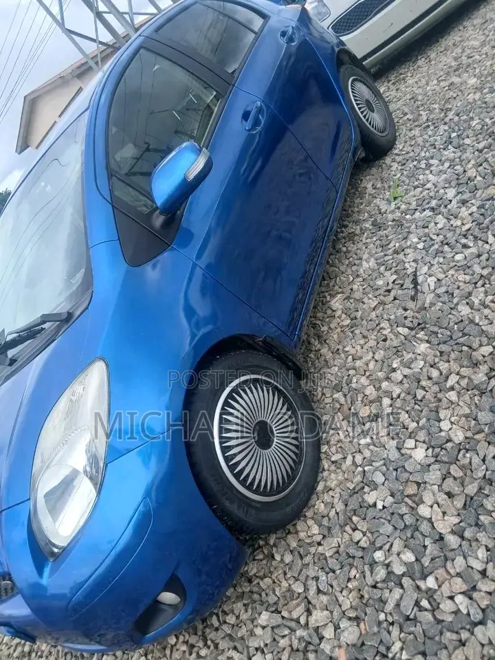 Toyota Vitz 2010 Blue