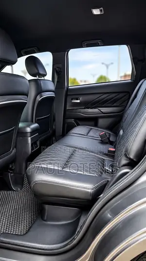 Mitsubishi Outlander 2.0 PHEV AWD 2021 Gray